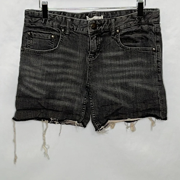Free People Mid Rise Cut Off & Rolled Up Denim Shorts in Faded Black - Size 29 - Picture 3 of 7